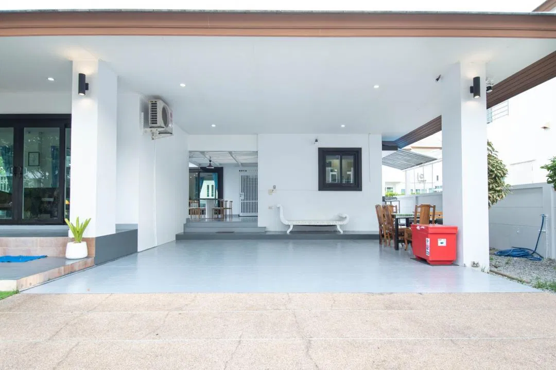 ที่จอดรถ Villa Vi Casa