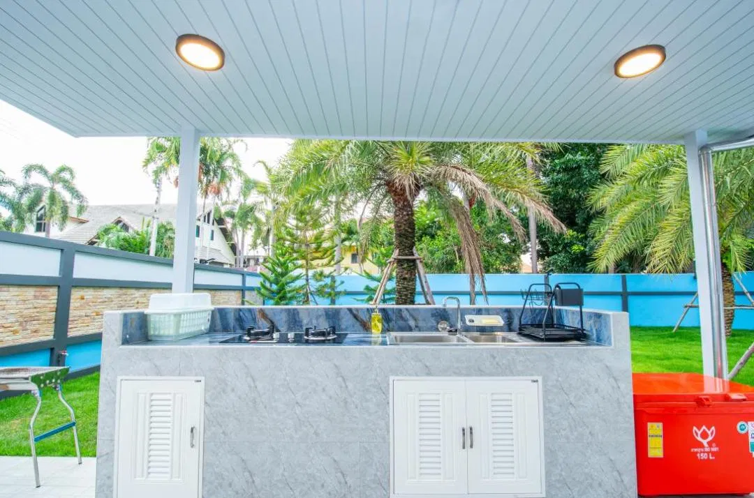 ครัว Pool Villa Pattaya กรีนวิลล์