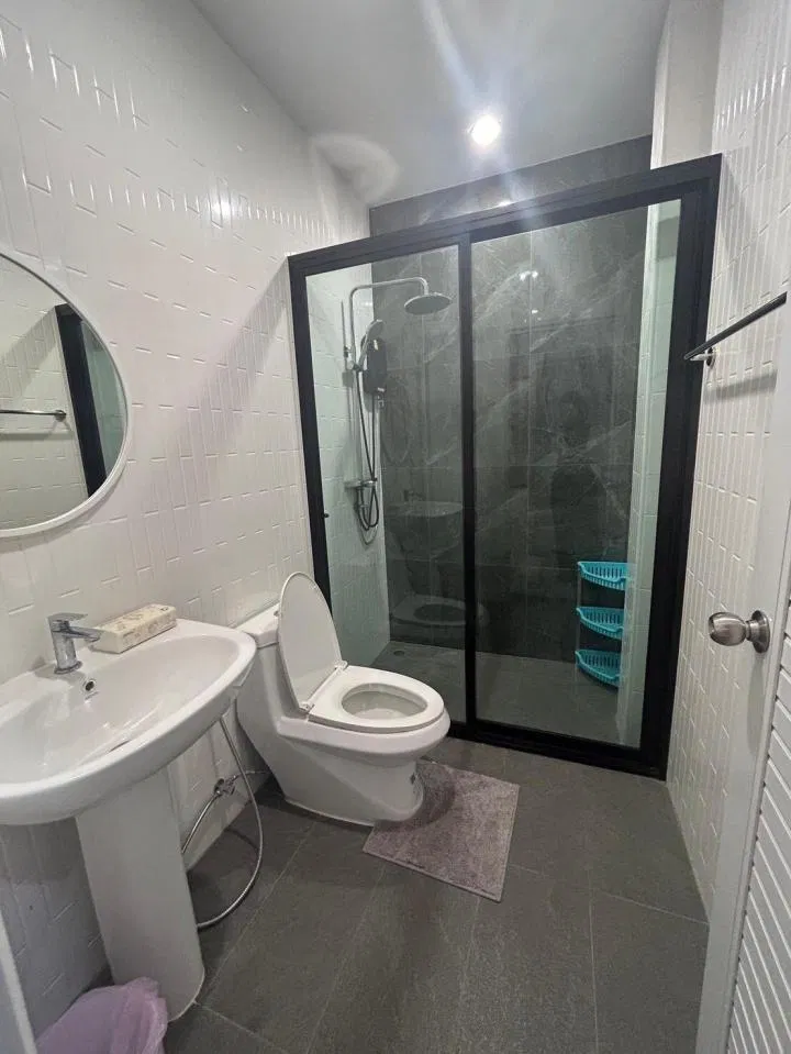 ห้องน้ำ Jarunee Pool Villa