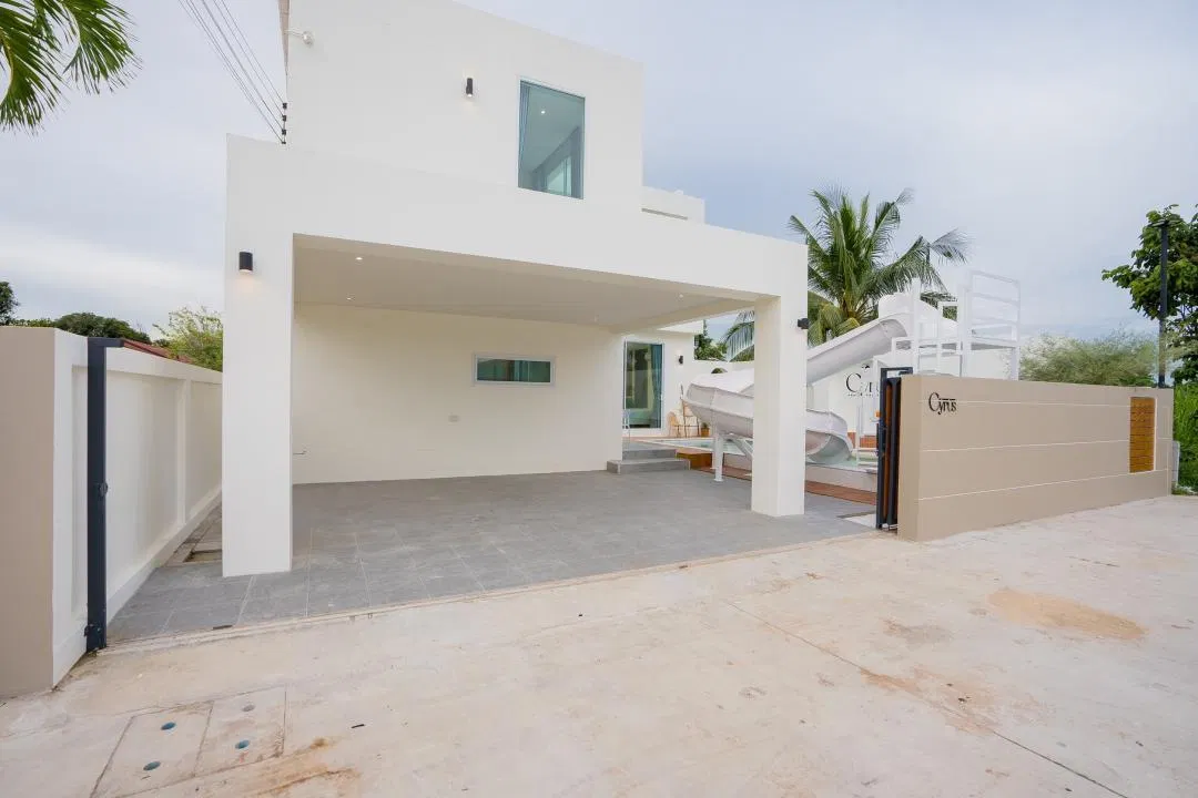 ที่จอดรถ Cyrus House Poolvilla