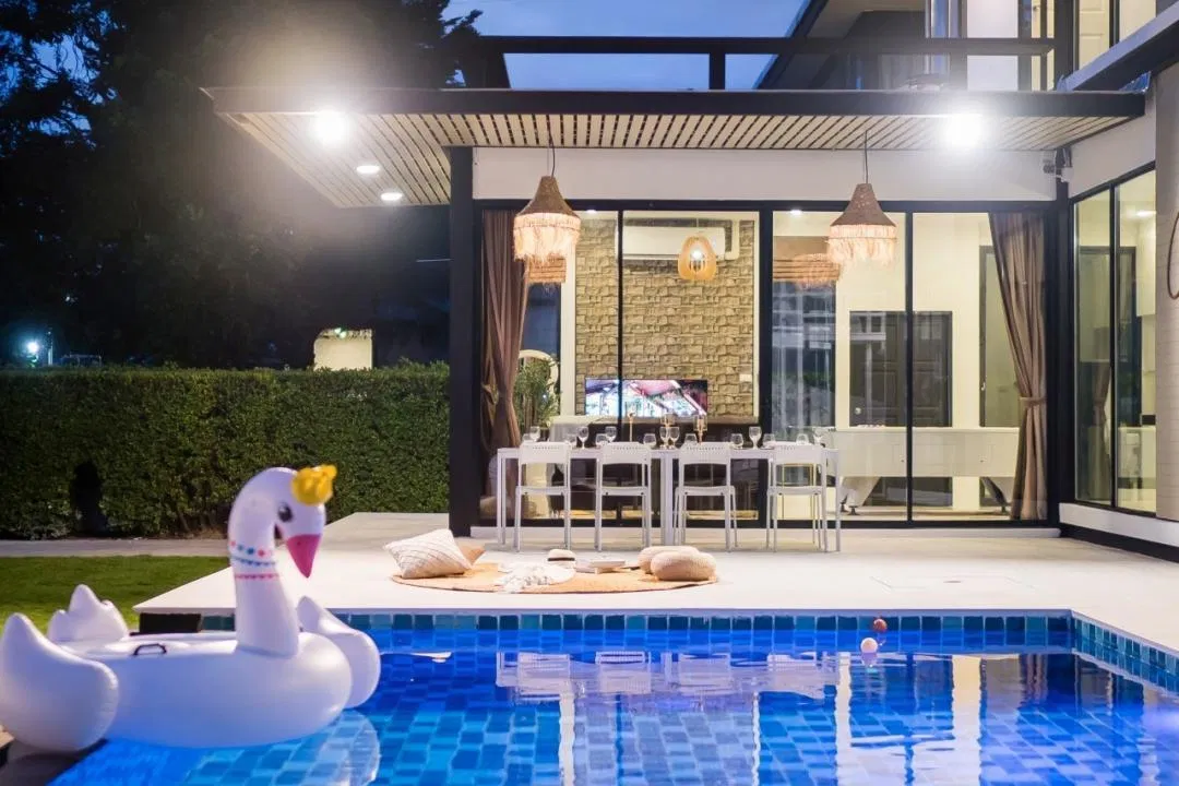 ภายนอก chloe house