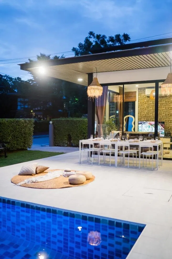 ภายนอก chloe house