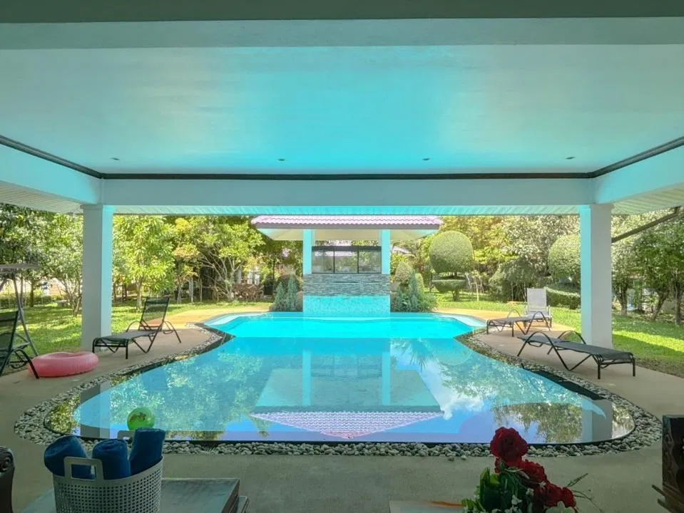 ภายนอก Fridayhouse