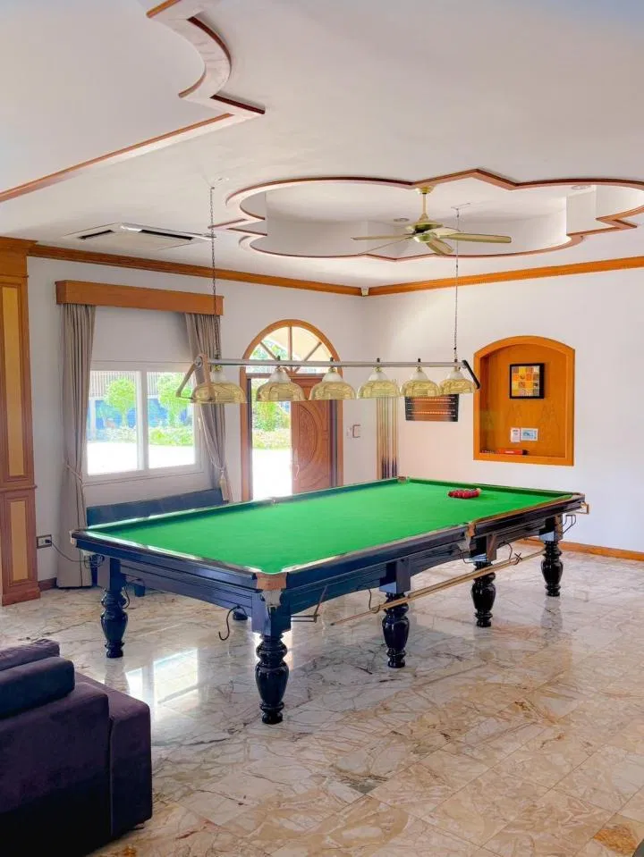 ภายใน Fridayhouse