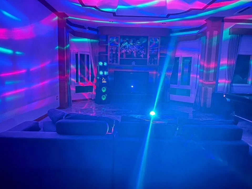 ภายใน Fridayhouse