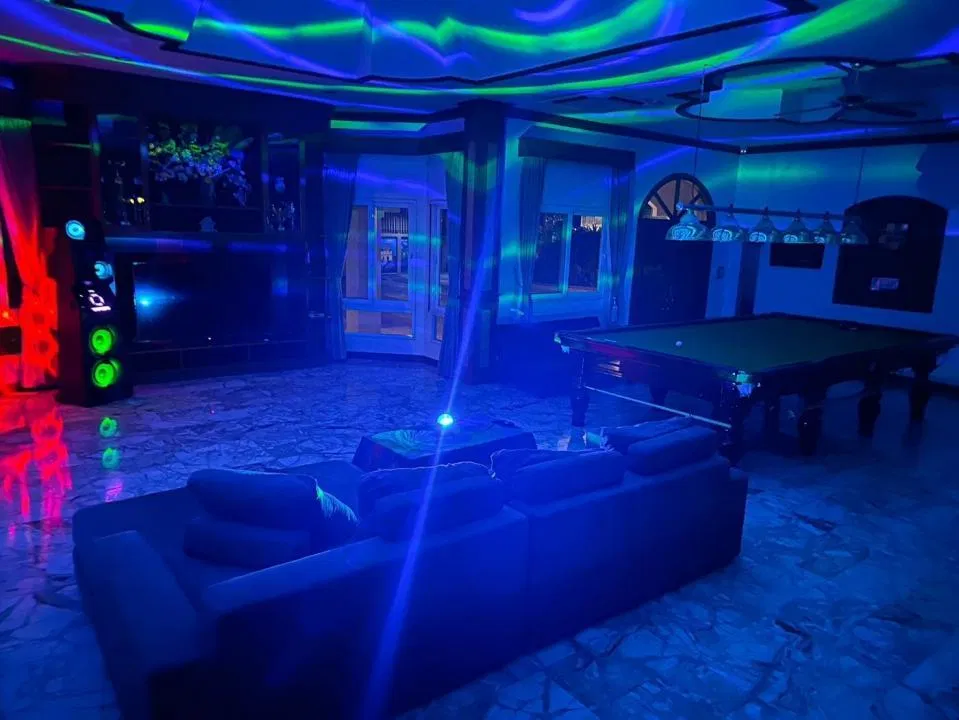 ภายใน Fridayhouse
