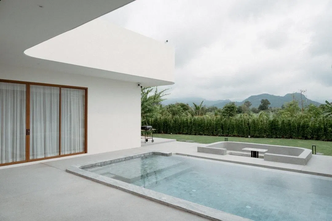 ภายนอก Paramount Hill
