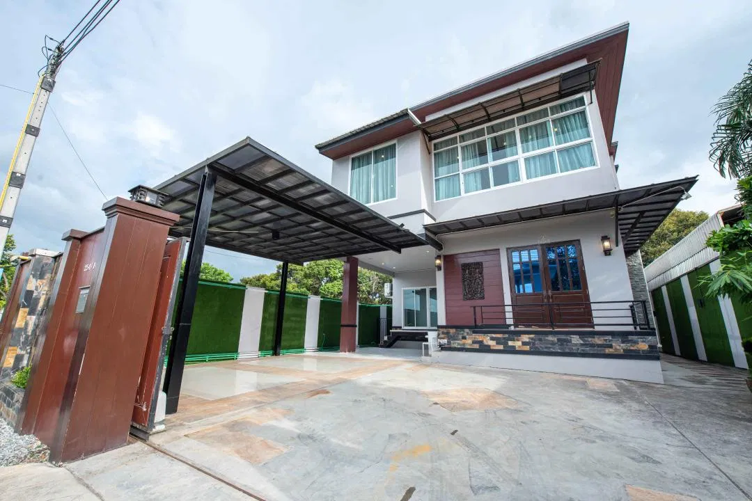 ภายนอก พิพิมพูลวิลล่า ศรีราชา
