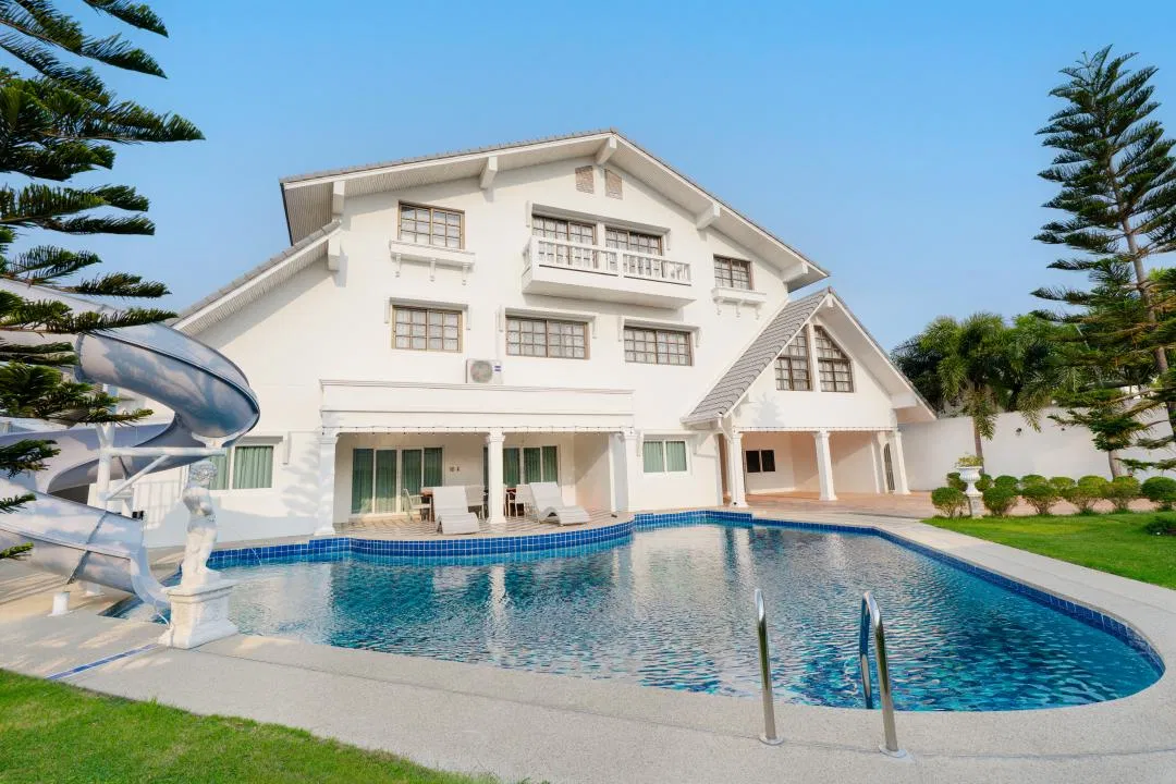 ภายนอก RJ Pool Villa