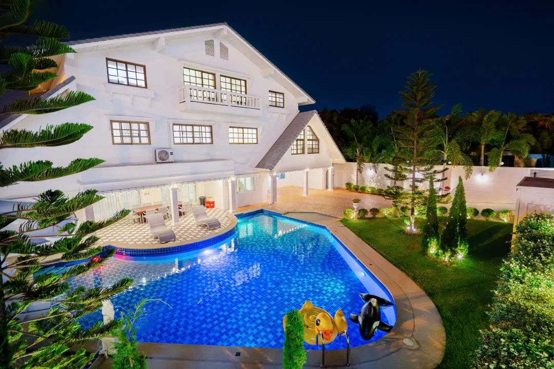 ภายนอก RJ Pool Villa