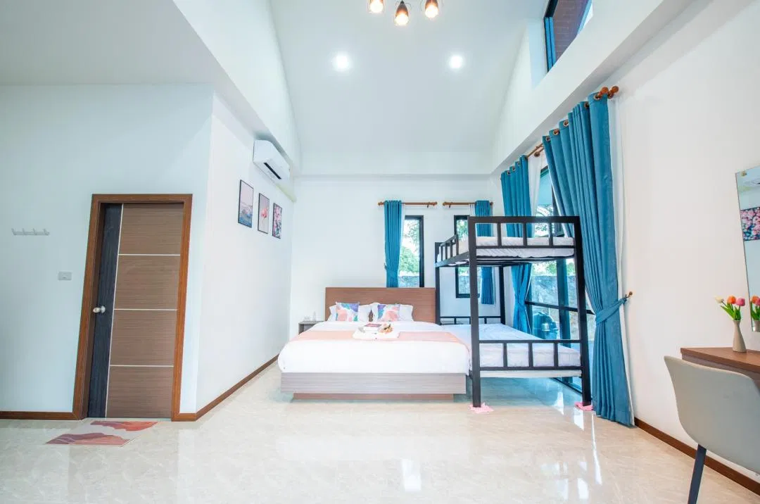 ห้องนอน NongYing Pool Villa