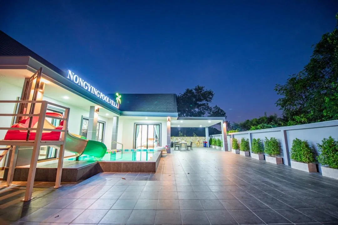 ภายนอก NongYing Pool Villa