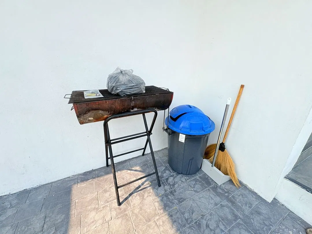 ภายนอก Hidden Space Pool villa 1