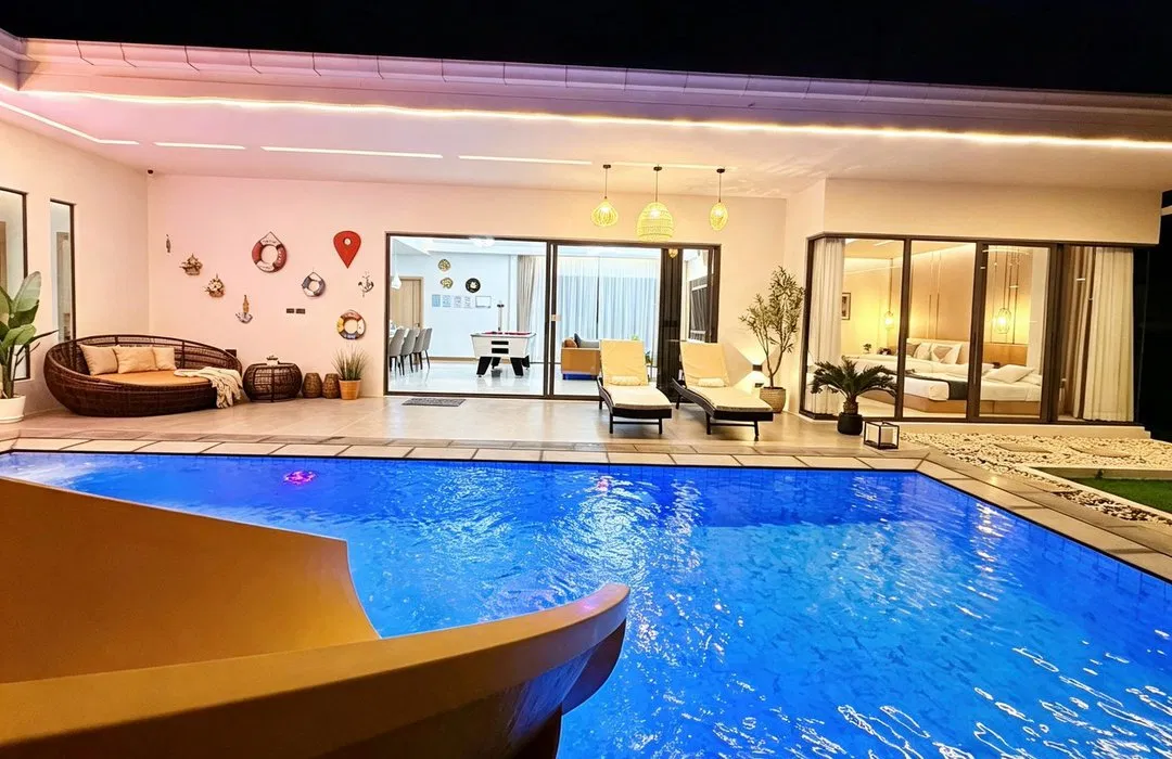 ภายนอก Anya Poolvilla