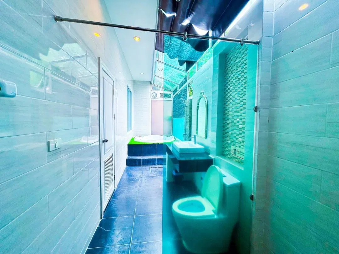 ห้องน้ำ Disco Time Pool Villa