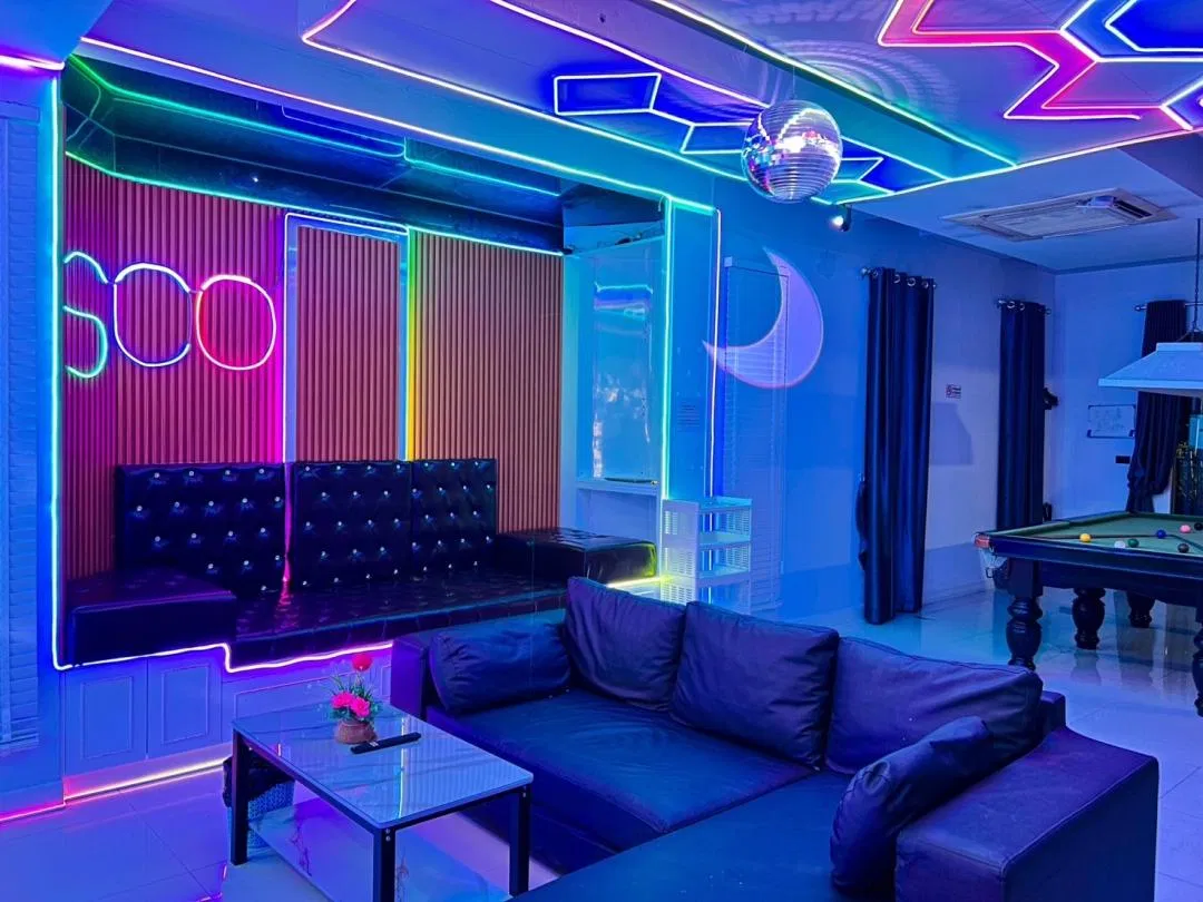 ภายใน Disco Time Pool Villa