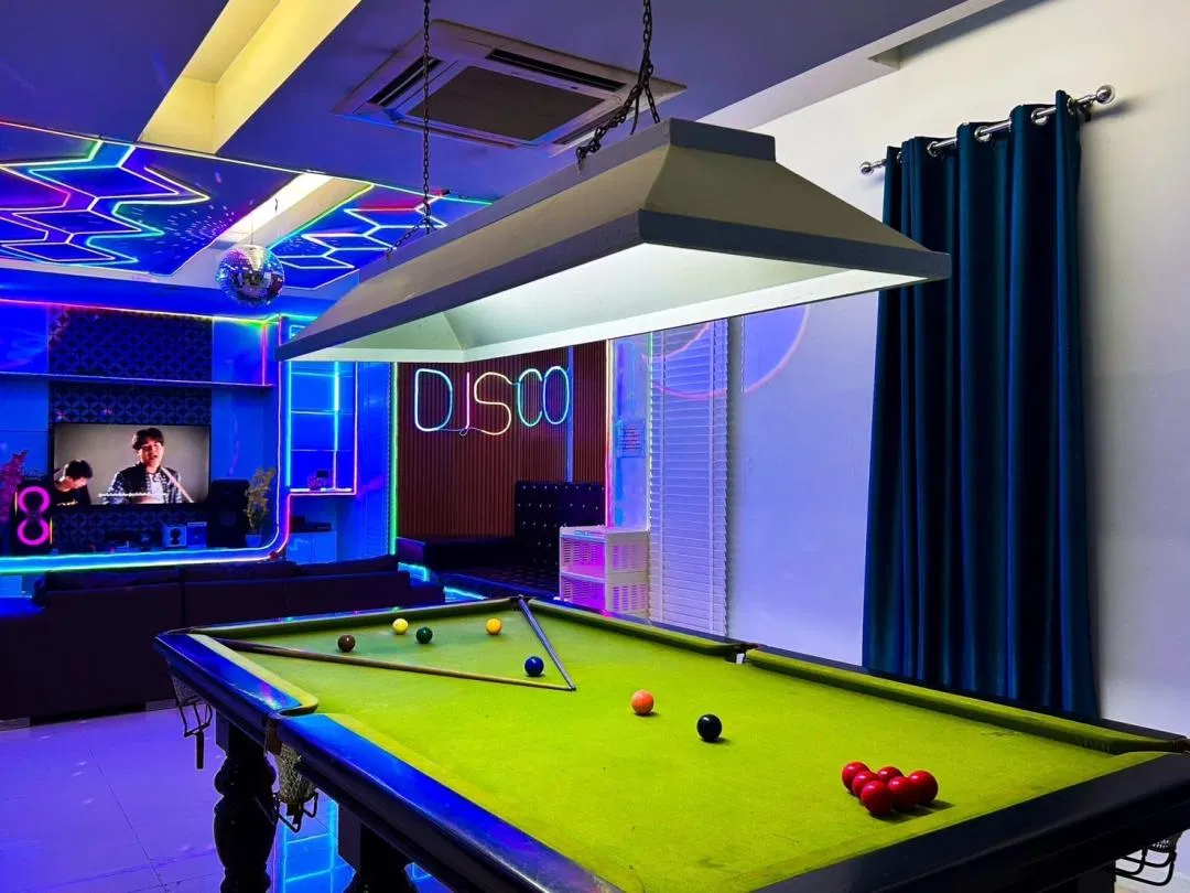 ภายใน Disco Time Pool Villa