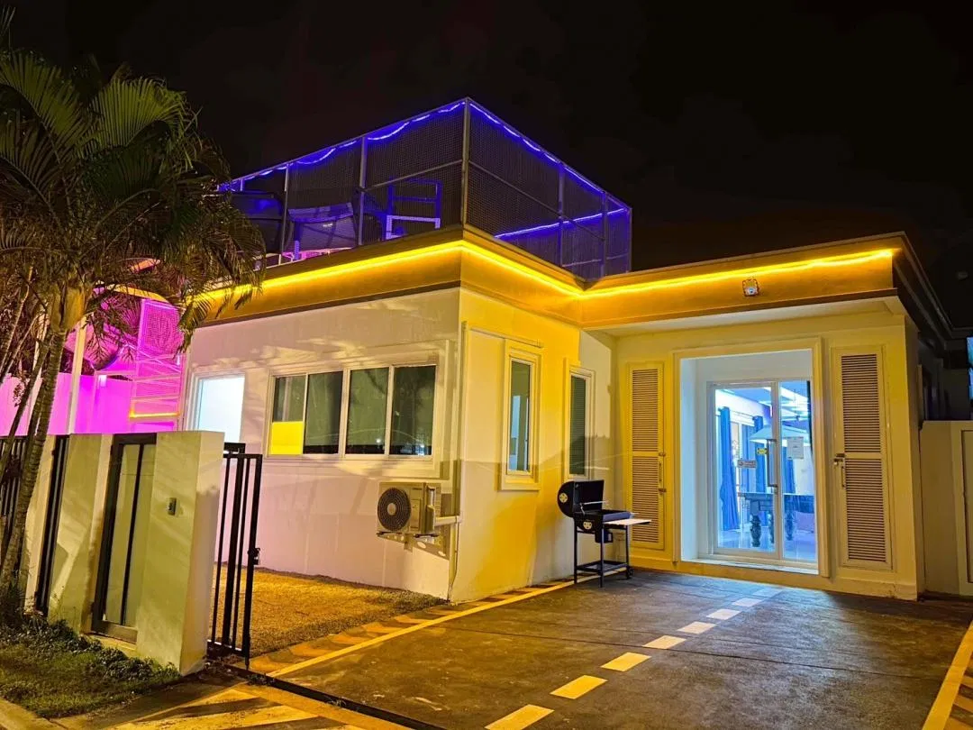 ที่จอดรถ Disco Time Pool Villa