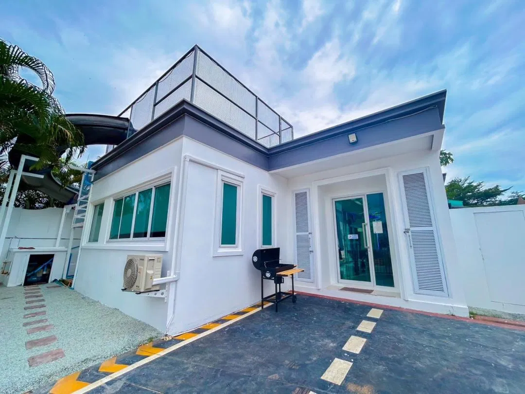 ที่จอดรถ Disco Time Pool Villa