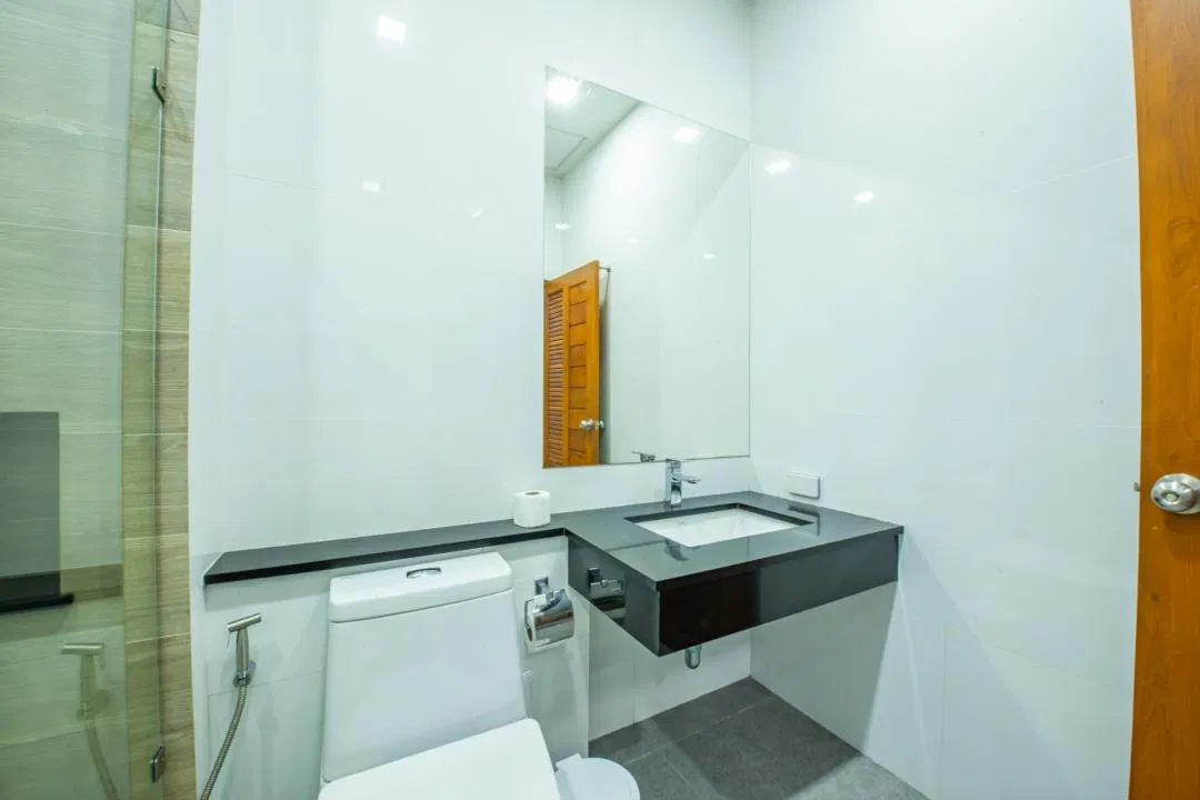 ห้องน้ำ Airport pool villa