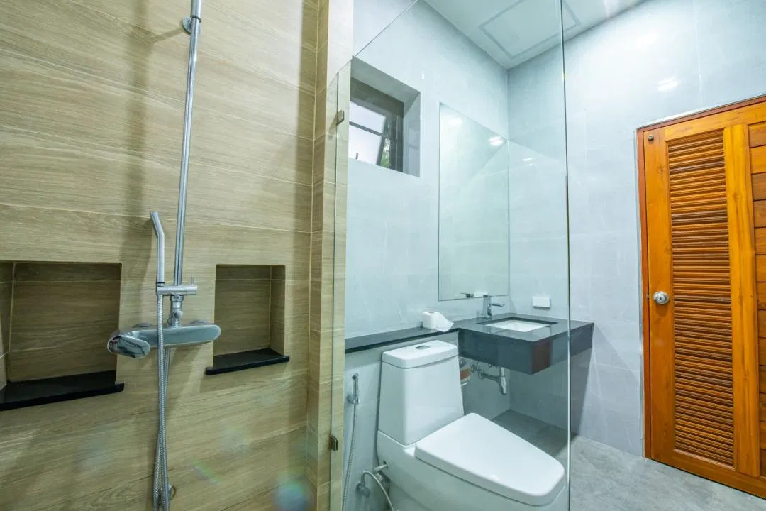 ห้องน้ำ Airport pool villa