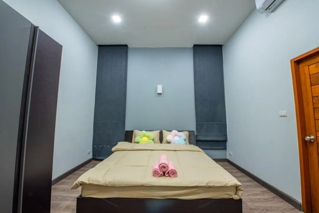 ห้องนอน Airport pool villa