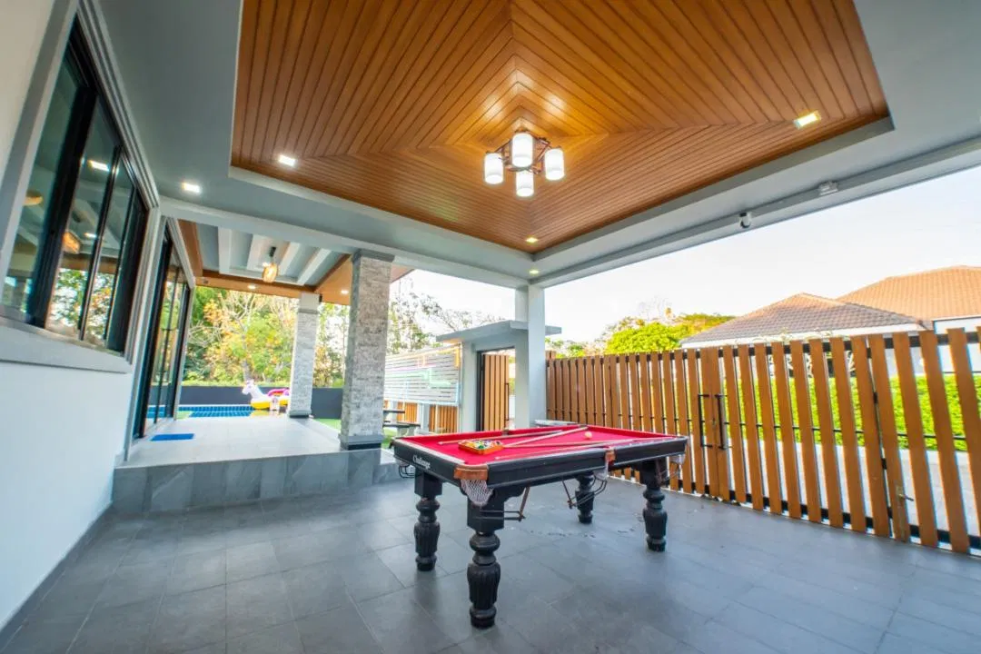 ภายนอก Airport pool villa