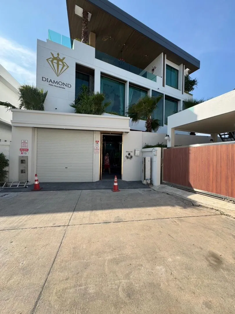 ที่จอดรถ Diamond Pool Villa Pattaya