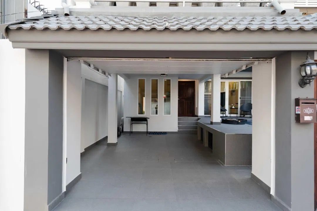 ที่จอดรถ Villa 205 Pratumnak