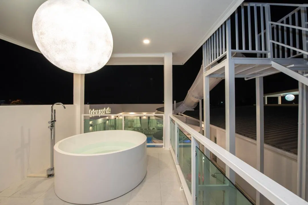 ห้องน้ำ Beatrice pool villa