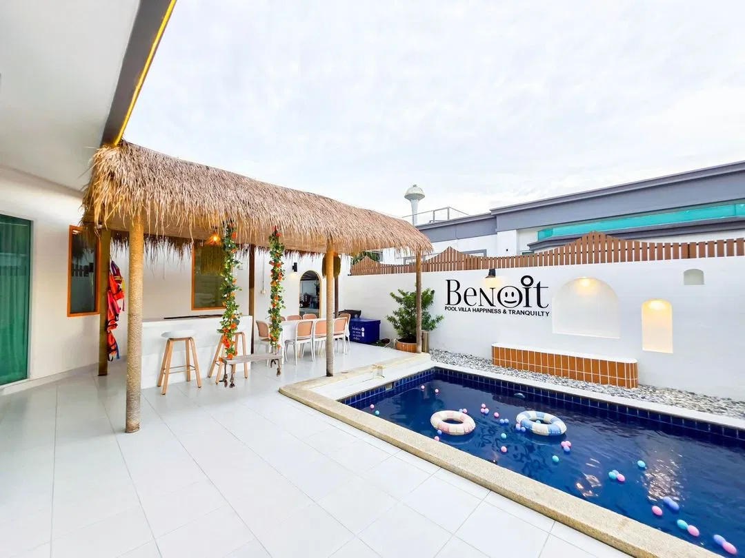 ภายนอก Benoit (เบอร์นัวร์)