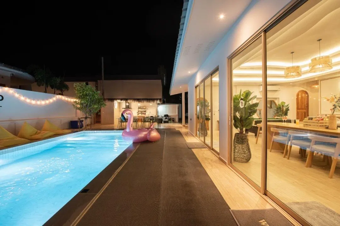 ภายนอก De Beach Pool villa