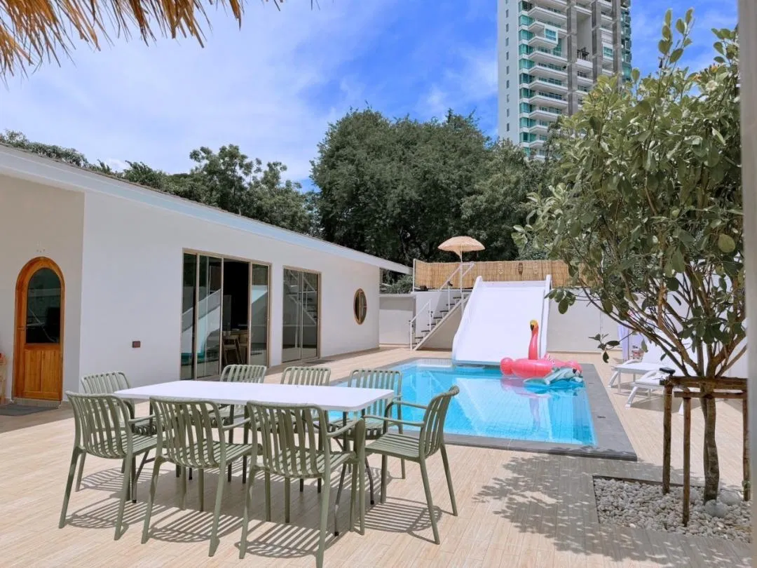 ภายนอก De Beach Pool villa