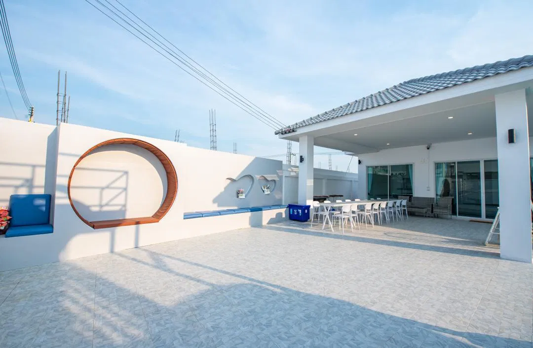 ที่จอดรถ MILLION POOL VILLA
