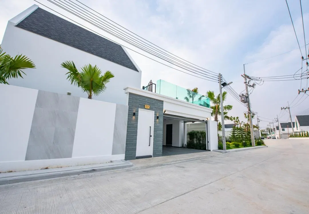 ที่จอดรถ Heavenly Villa