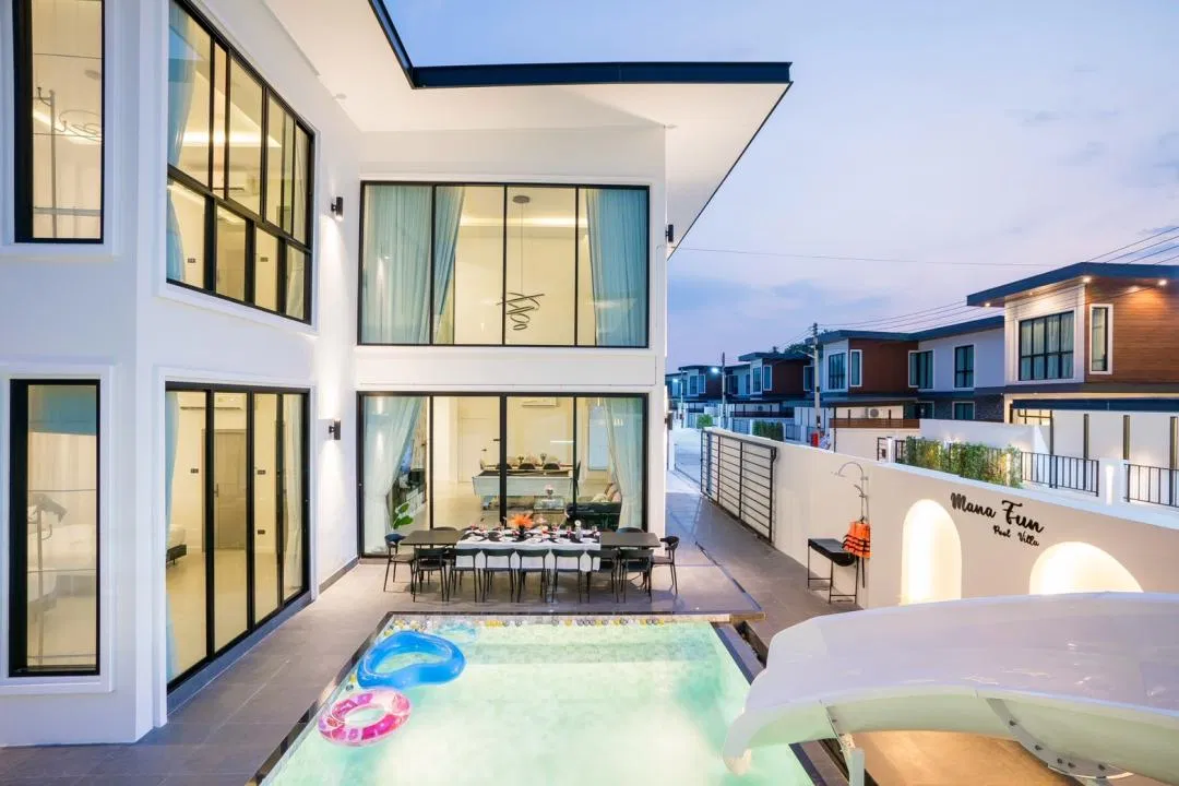 ภายนอก Mana Fun Pool Villa