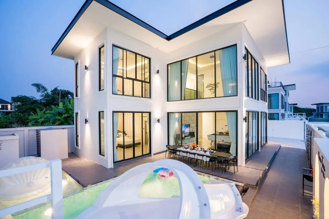 ภายนอก Mana Fun Pool Villa