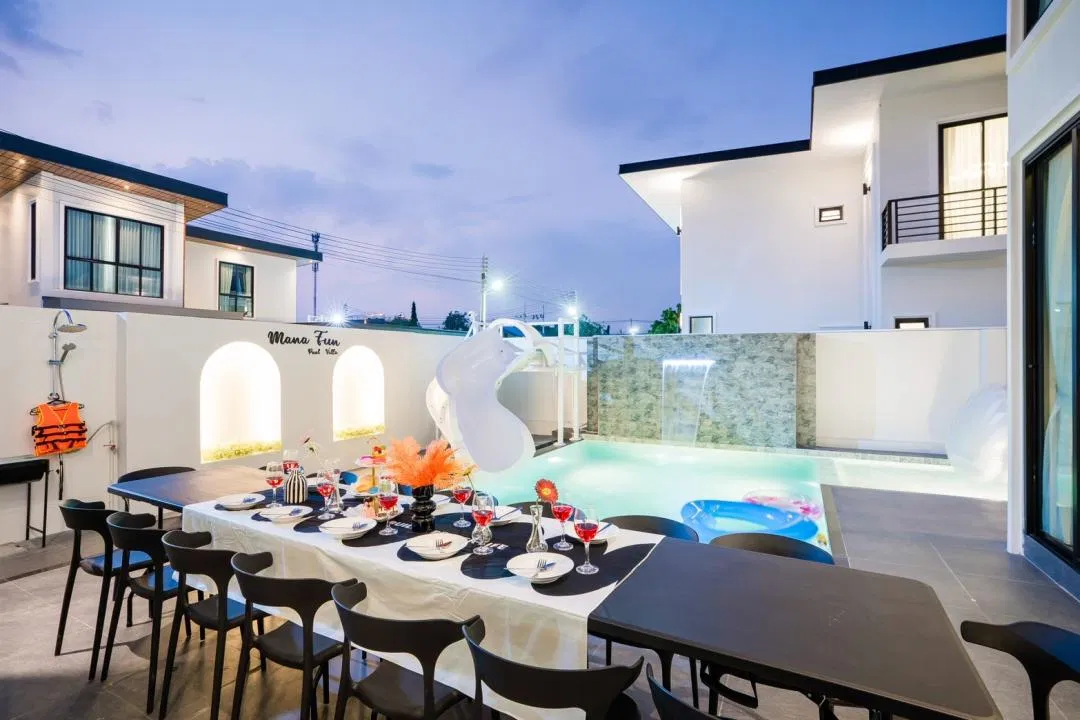 ภายนอก Mana Fun Pool Villa