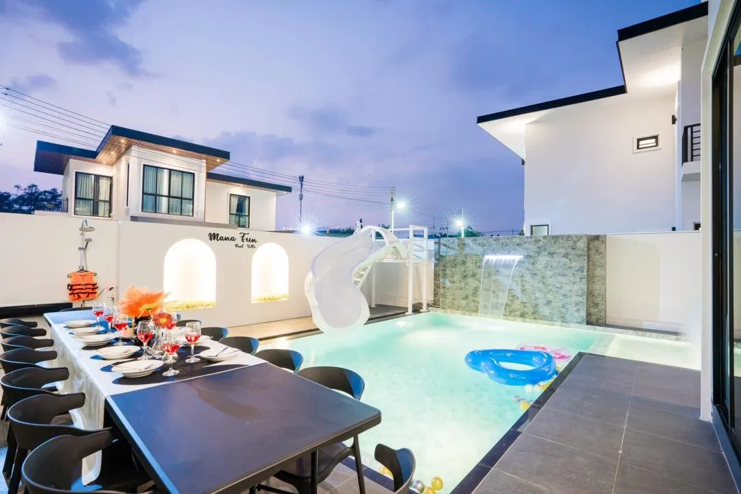 ภายนอก Mana Fun Pool Villa