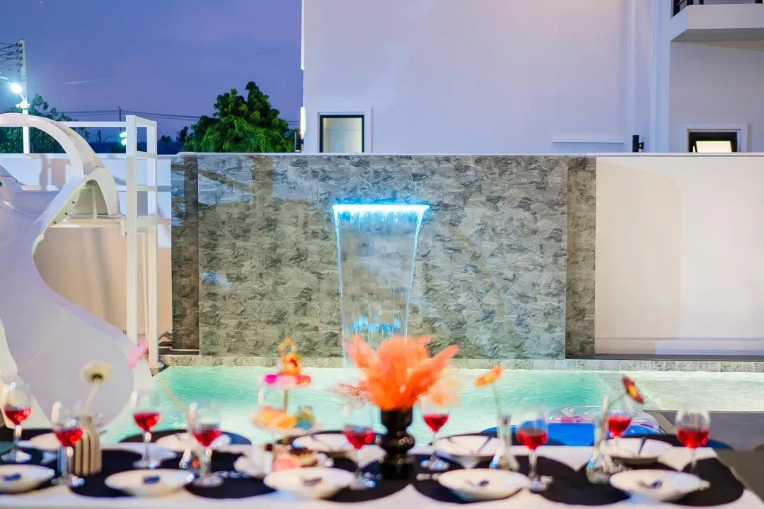 ภายนอก Mana Fun Pool Villa
