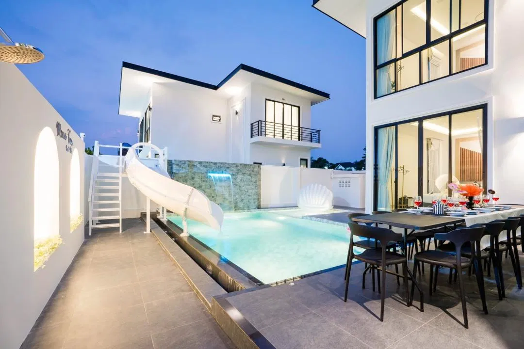 ภายนอก Mana Fun Pool Villa