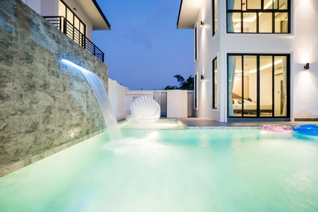 ภายนอก Mana Fun Pool Villa