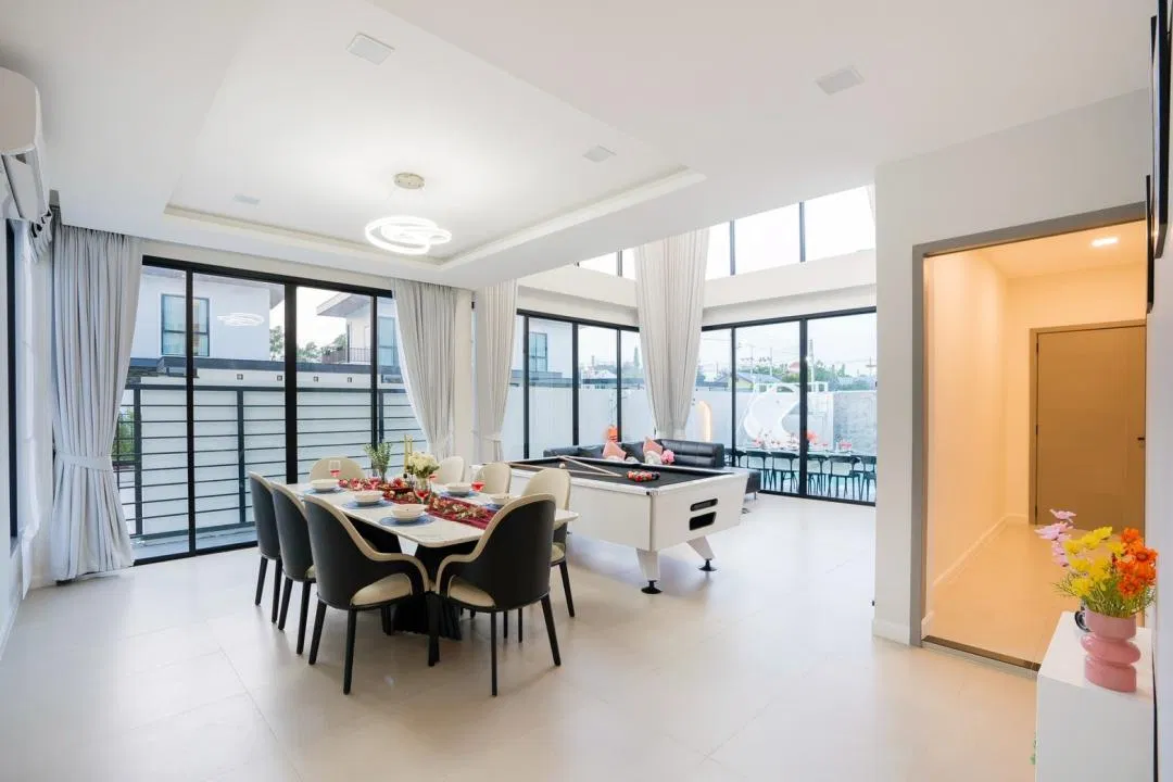 ภายใน Mana Fun Pool Villa