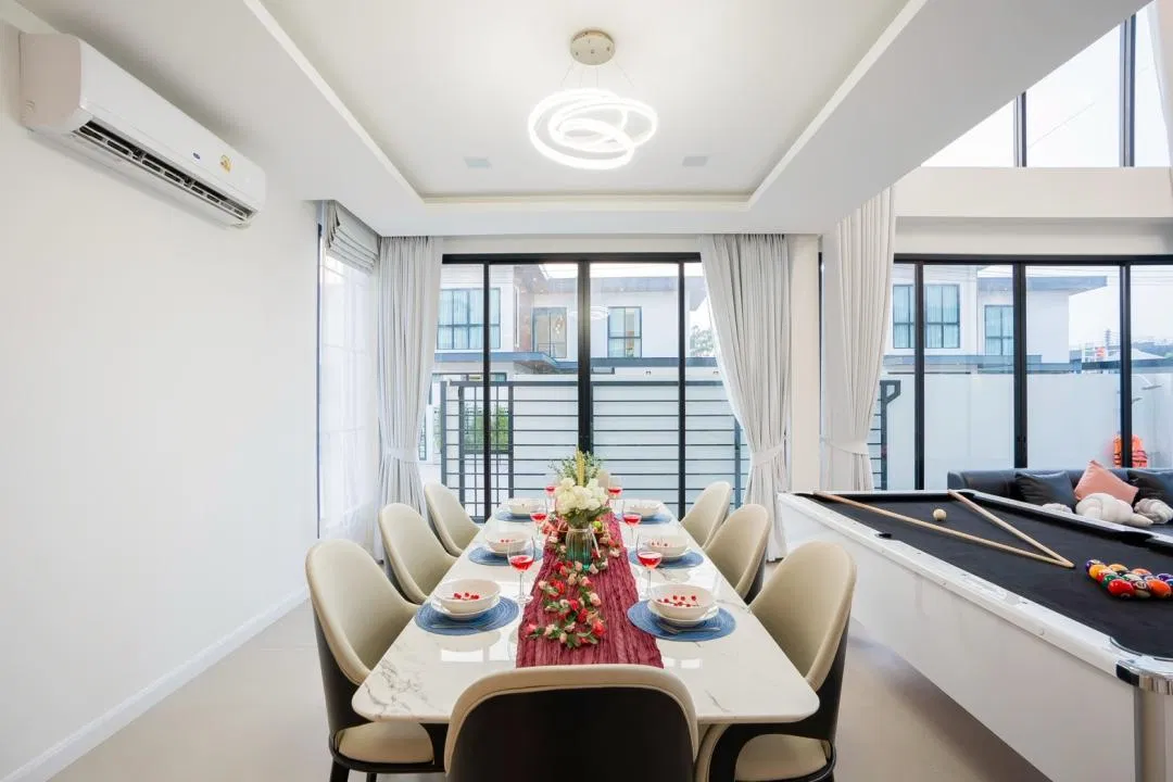 ภายใน Mana Fun Pool Villa