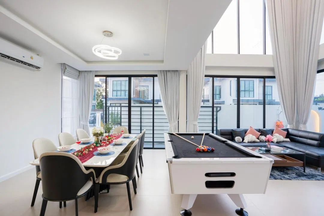 ภายใน Mana Fun Pool Villa