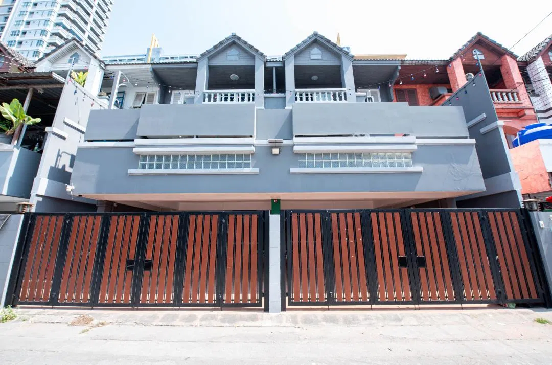 ที่จอดรถ PATTAYA BEACH POOL VILLA