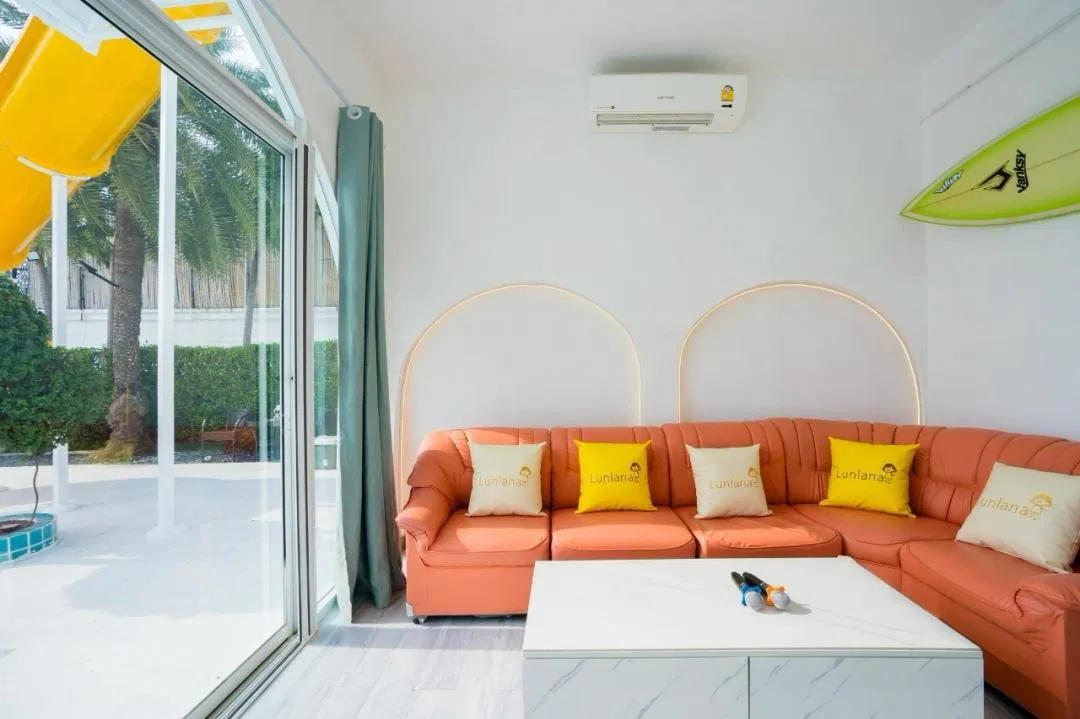 ภายใน Lunlana Ocean Beach