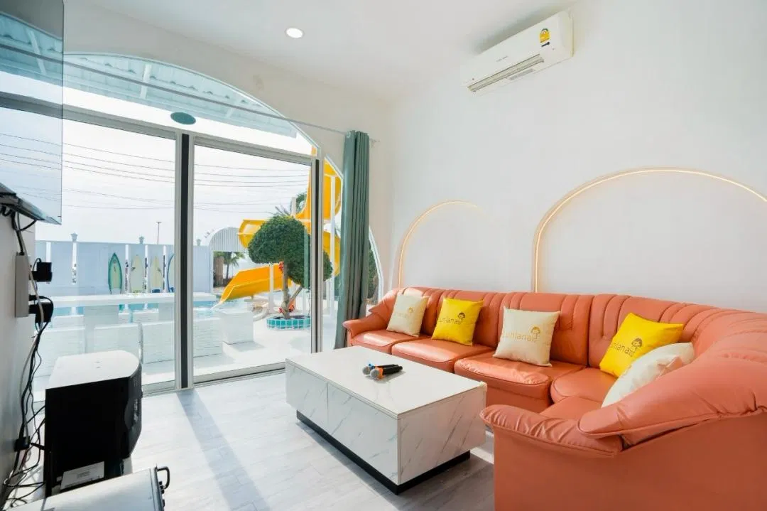 ภายใน Lunlana Ocean Beach