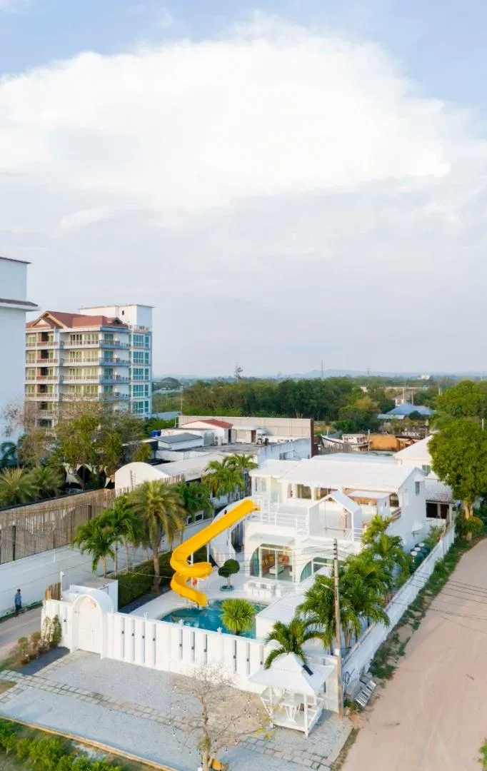 ที่จอดรถ Lunlana Ocean Beach