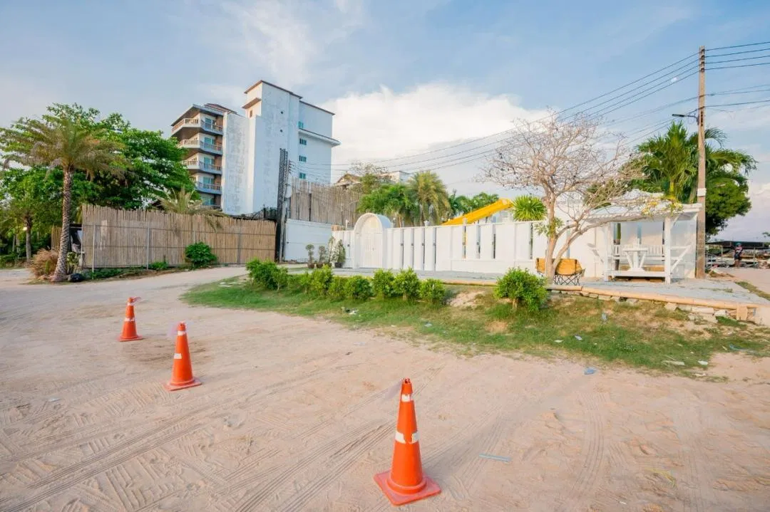 ที่จอดรถ Lunlana Ocean Beach